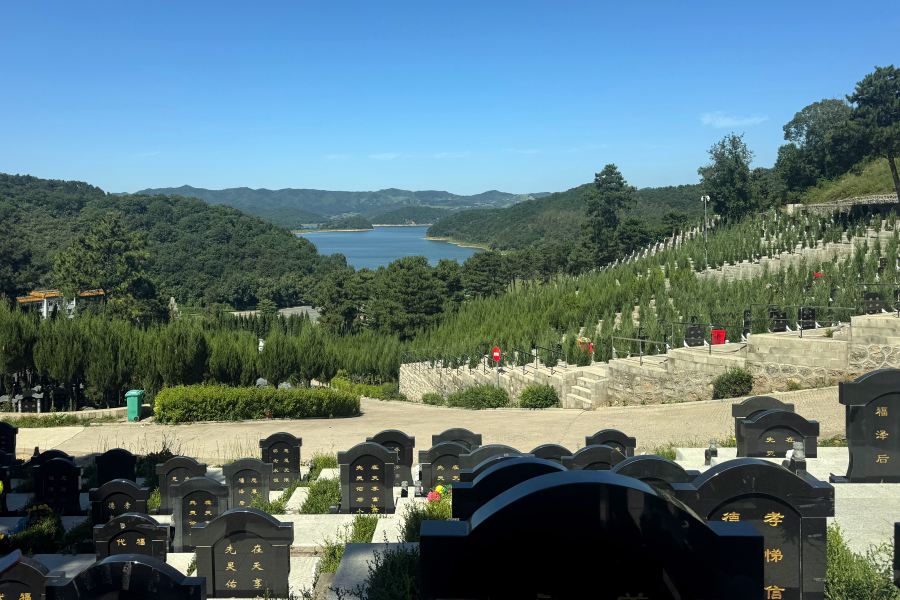 沈阳大河贝墓园